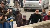 什么叫有钱人❓当年C罗支付2150万美元罚款后，淡定走出法庭